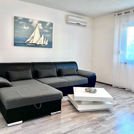 Luana Lux Apartment Пула Екстериор снимка