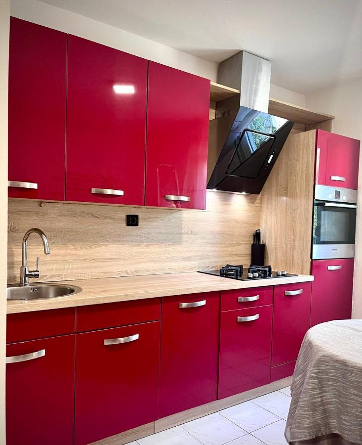 Luana Lux Apartment Пула Екстериор снимка