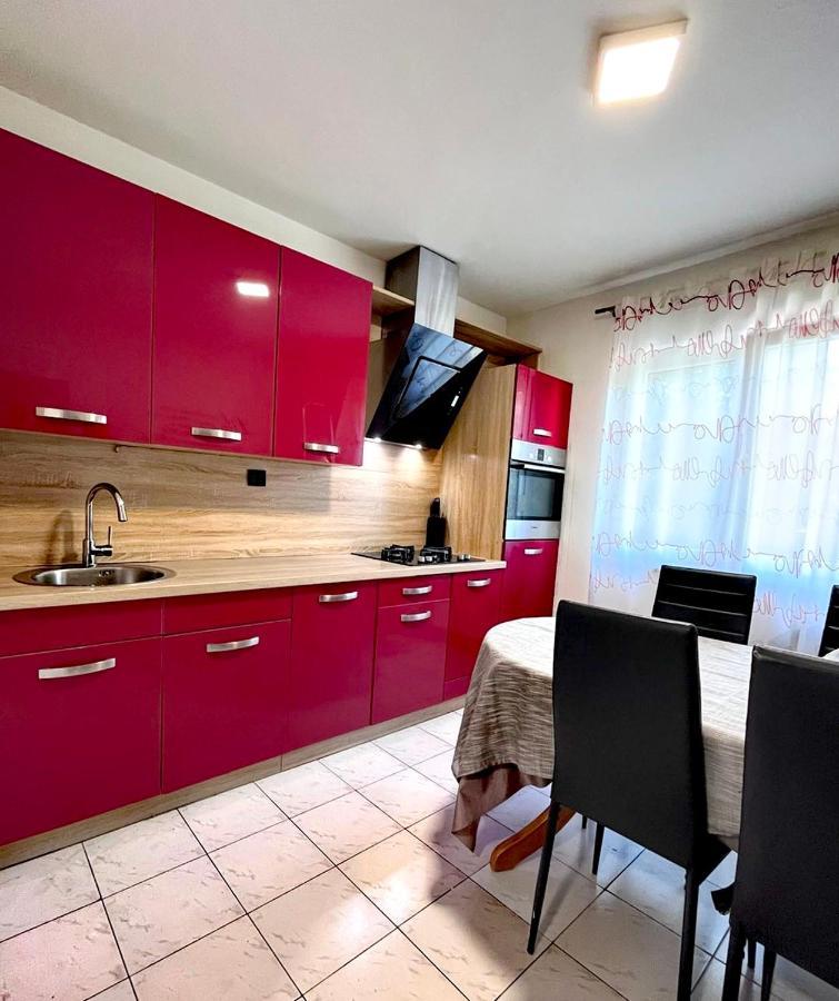 Luana Lux Apartment Пула Екстериор снимка